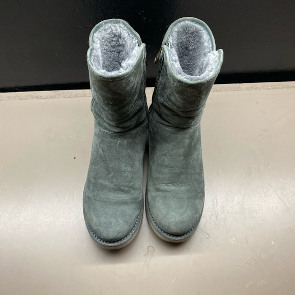 Women’s Ugg Italian Luxe Collection Abree Leather Gray Zip Boots 1009250 Size 6. - Picture 3 of 9